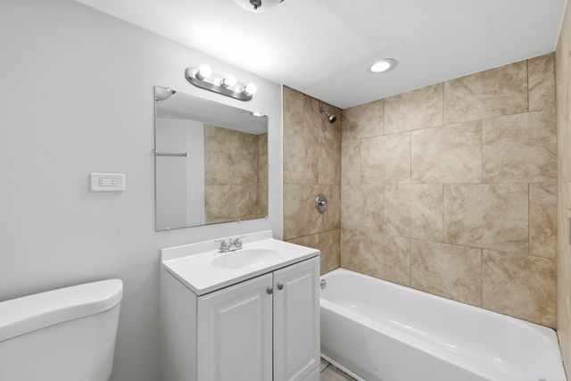 1425 E 68th Street 1, Chicago, IL 60637