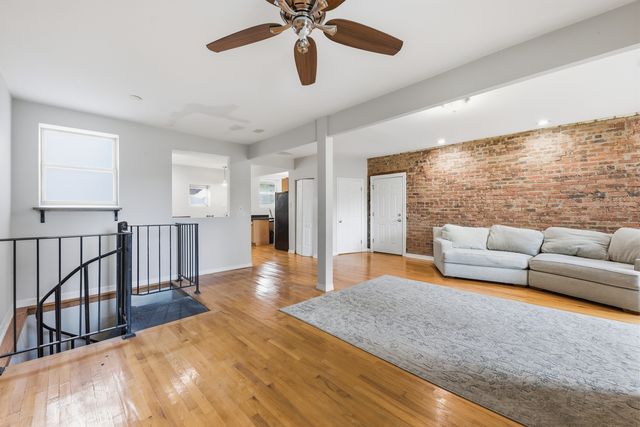 1425 E 68th Street 1, Chicago, IL 60637