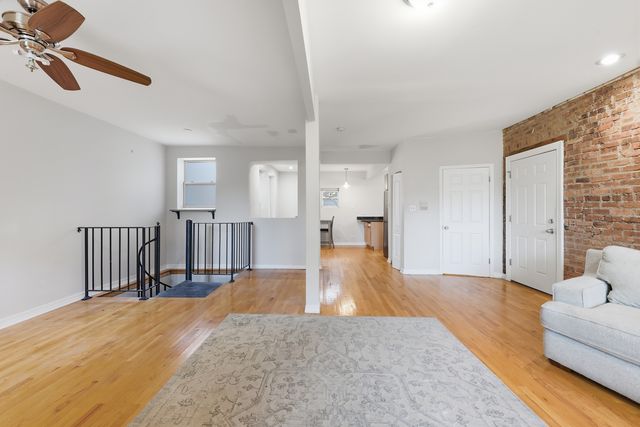 1425 E 68th Street 1, Chicago, IL 60637