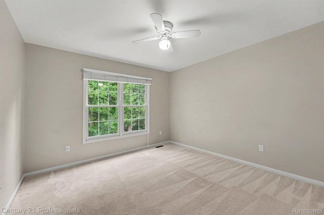 25726 Groveland, Novi, MI 48374