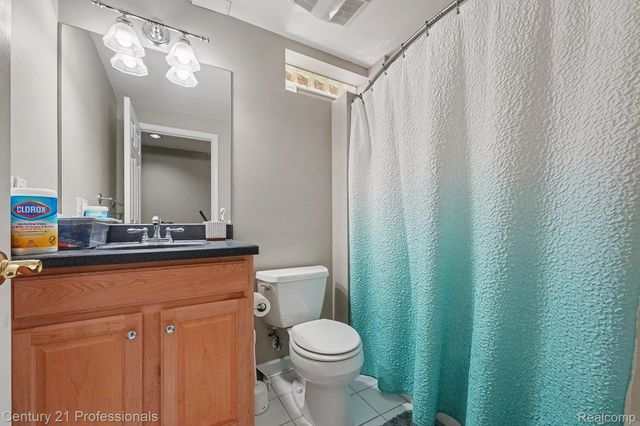 25726 Groveland, Novi, MI 48374