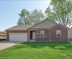 15126 Brookfield Street, Livonia, MI 48154