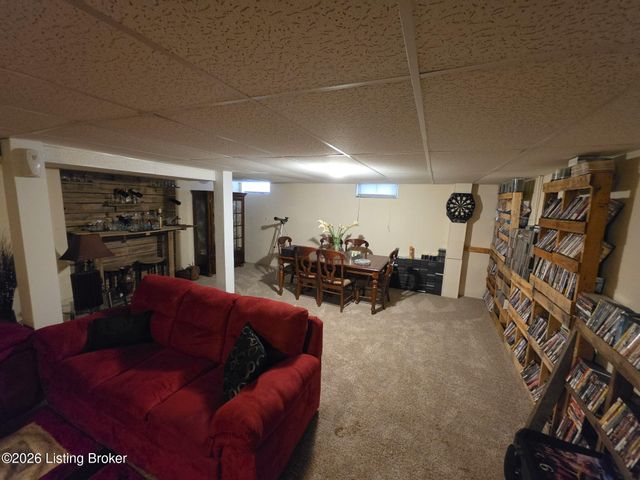 2419 Farnsley Rd, Louisville, KY 40216