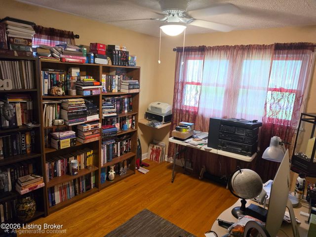2419 Farnsley Rd, Louisville, KY 40216