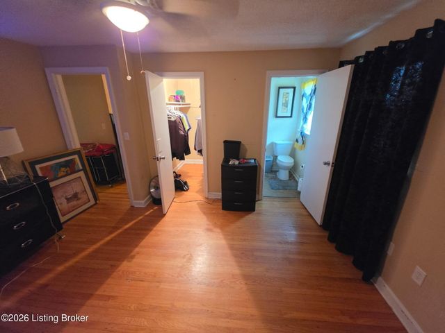 2419 Farnsley Rd, Louisville, KY 40216