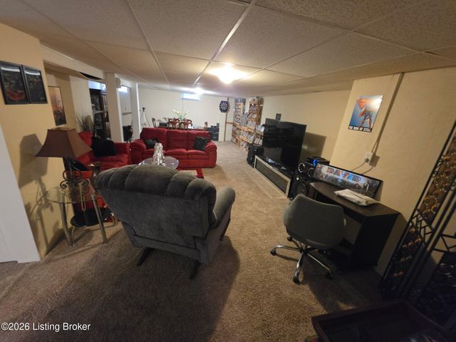 2419 Farnsley Rd, Louisville, KY 40216