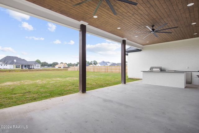 308 Stony Trek Drive, Youngsville, LA 70592