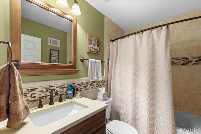 677 Rustic Valley Drive, Ballwin, MO 63021