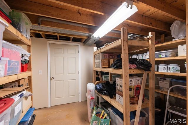 677 Rustic Valley Drive, Ballwin, MO 63021