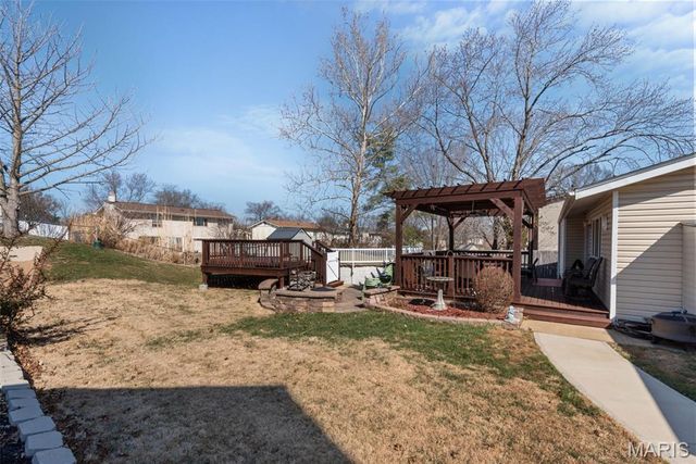 677 Rustic Valley Drive, Ballwin, MO 63021