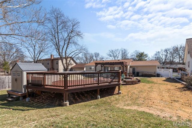 677 Rustic Valley Drive, Ballwin, MO 63021