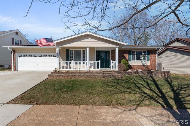 677 Rustic Valley Drive, Ballwin, MO 63021