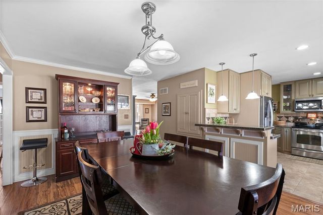 677 Rustic Valley Drive, Ballwin, MO 63021