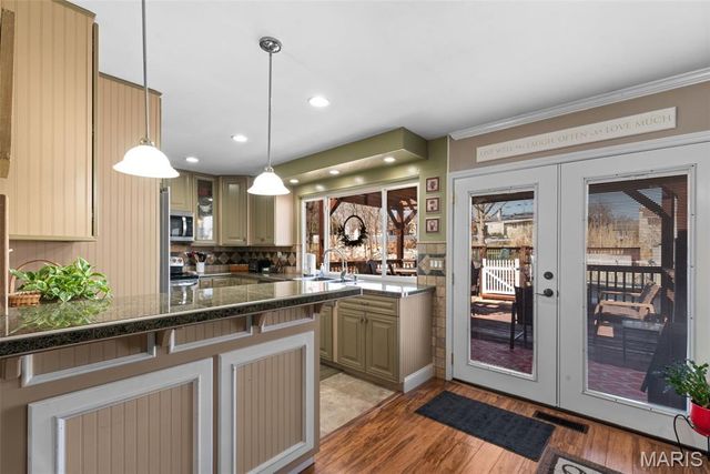 677 Rustic Valley Drive, Ballwin, MO 63021