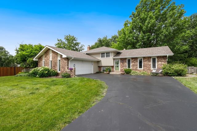 11S560 Whittington Lane, Naperville, IL 60564