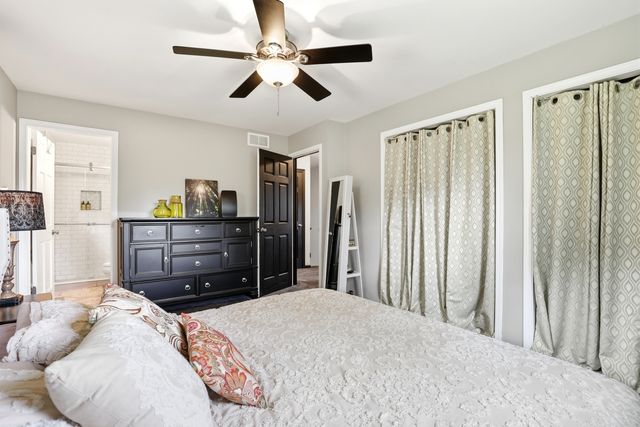 11S560 Whittington Lane, Naperville, IL 60564