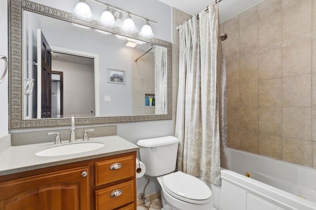 11S560 Whittington Lane, Naperville, IL 60564