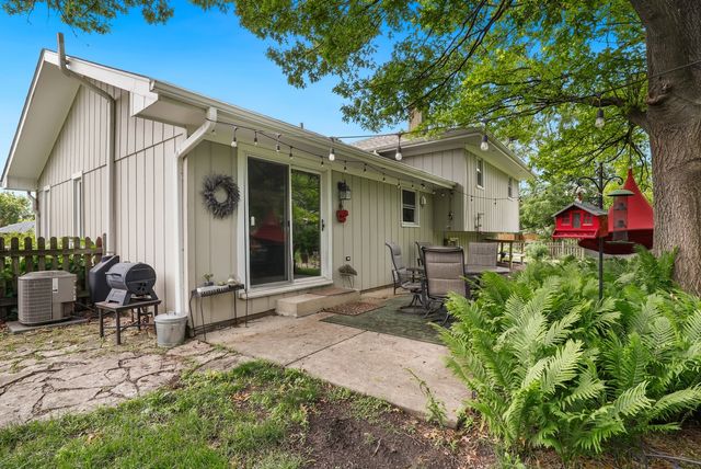 11S560 Whittington Lane, Naperville, IL 60564