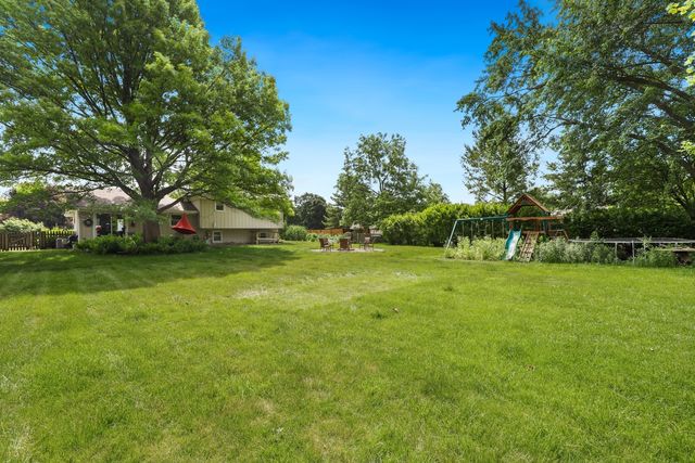 11S560 Whittington Lane, Naperville, IL 60564
