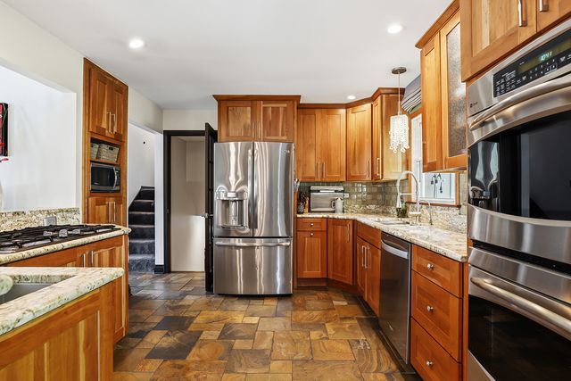 11S560 Whittington Lane, Naperville, IL 60564