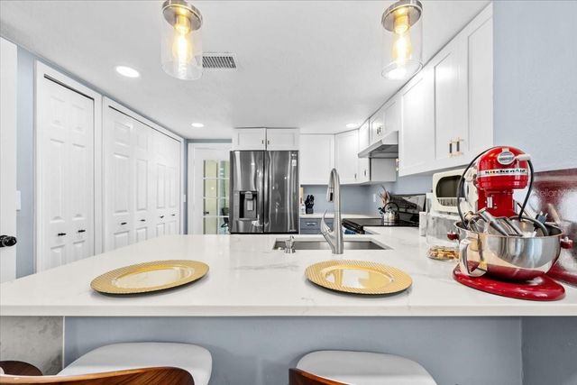 8730 COBBLER PLACE, Tampa, FL 33615