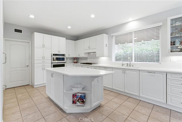 22611 Wakefield, Mission Viejo, CA 92692