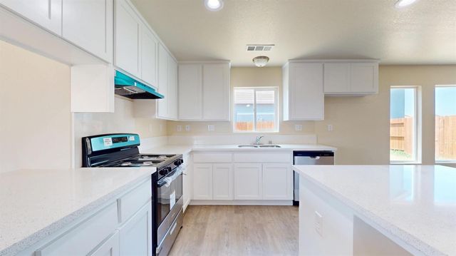 5555 Landon Ln, Riverbank, CA 95367