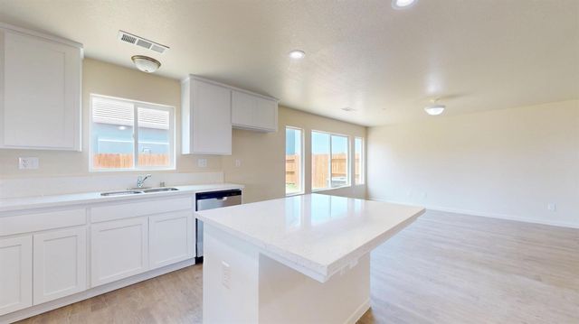 5555 Landon Ln, Riverbank, CA 95367