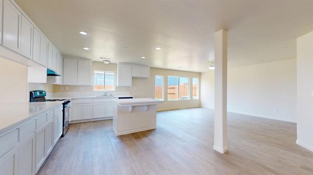 5555 Landon Ln, Riverbank, CA 95367