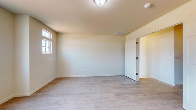 5555 Landon Ln, Riverbank, CA 95367