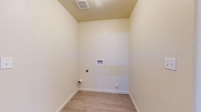 5555 Landon Ln, Riverbank, CA 95367