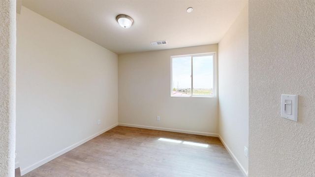 5555 Landon Ln, Riverbank, CA 95367