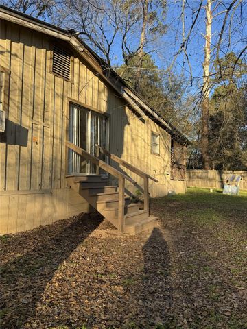 705 Smokey River Bend, Conroe, TX 77316