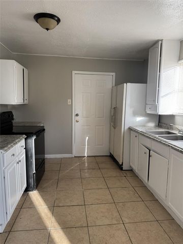 705 Smokey River Bend, Conroe, TX 77316