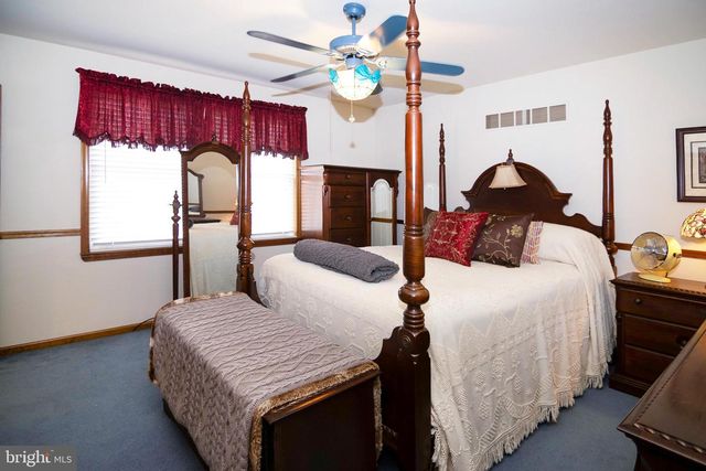 55 TAYLOR AVE, Milmay, NJ 08340