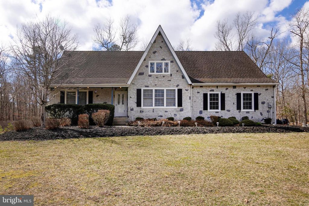 55 TAYLOR AVE, Milmay, NJ 08340