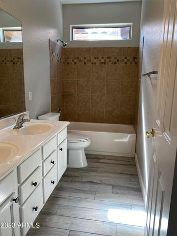 232 W Hawk Way, Chandler, AZ 85286