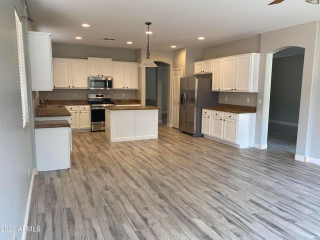 232 W Hawk Way, Chandler, AZ 85286