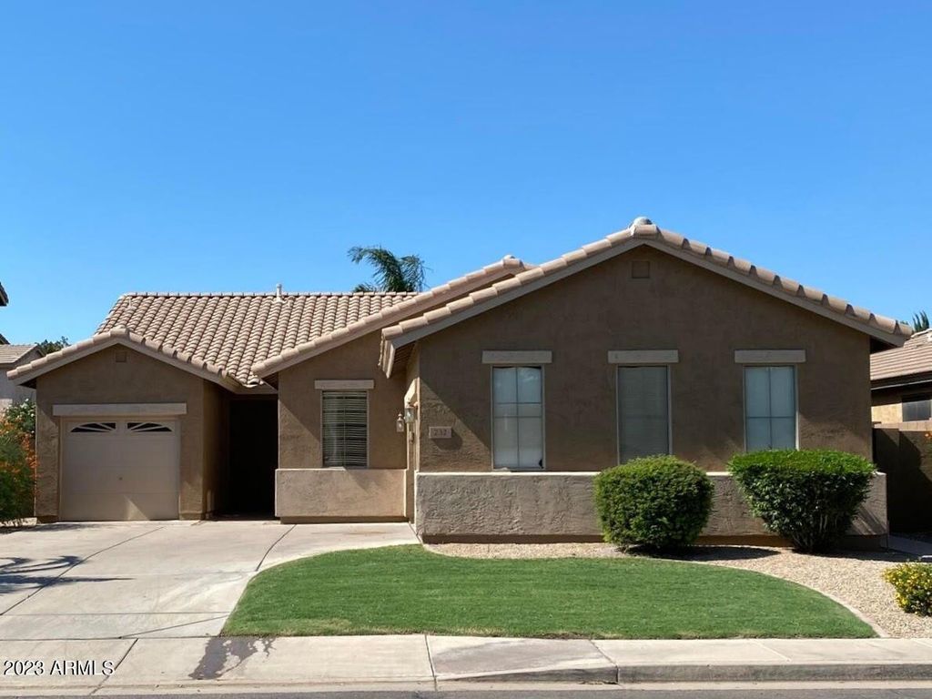 232 W Hawk Way, Chandler, AZ 85286