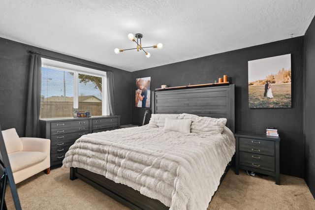 1461 Applegate Lane, Medford, OR 97501