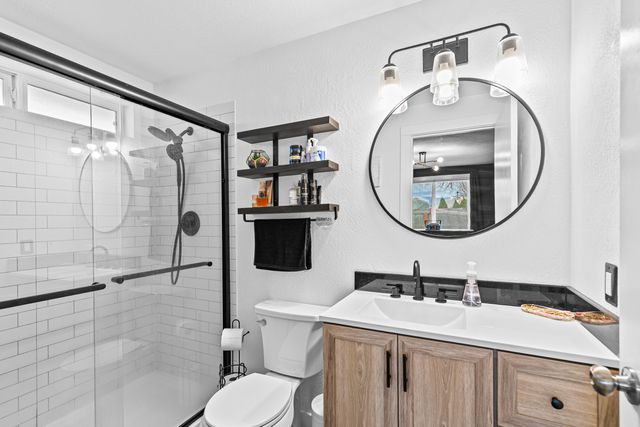 1461 Applegate Lane, Medford, OR 97501