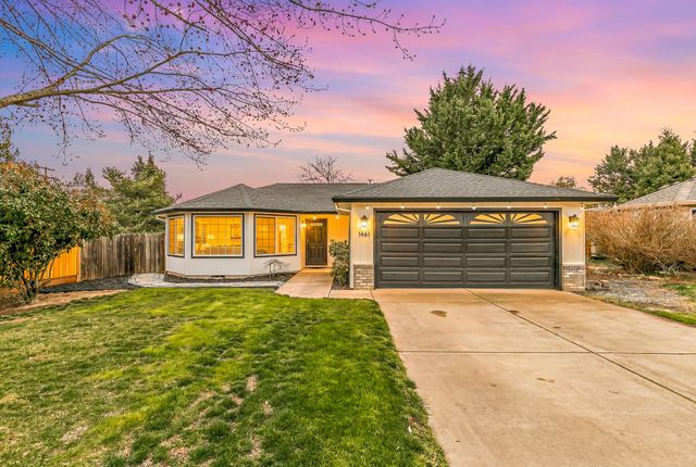 1461 Applegate Lane, Medford, OR 97501