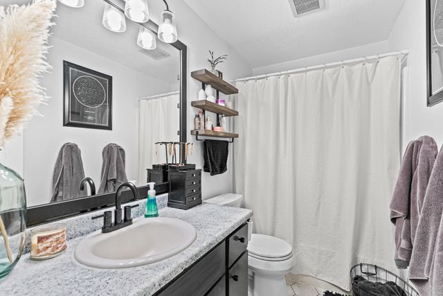 1461 Applegate Lane, Medford, OR 97501