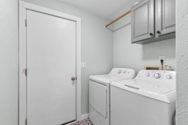 1461 Applegate Lane, Medford, OR 97501