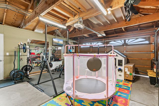 1461 Applegate Lane, Medford, OR 97501