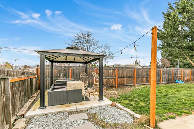 1461 Applegate Lane, Medford, OR 97501