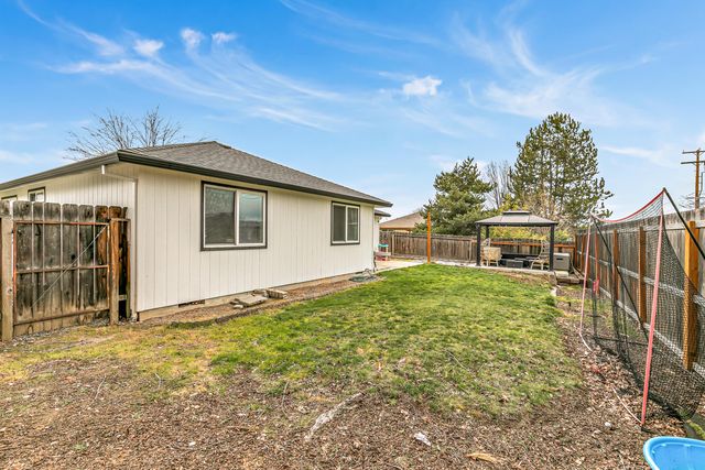 1461 Applegate Lane, Medford, OR 97501