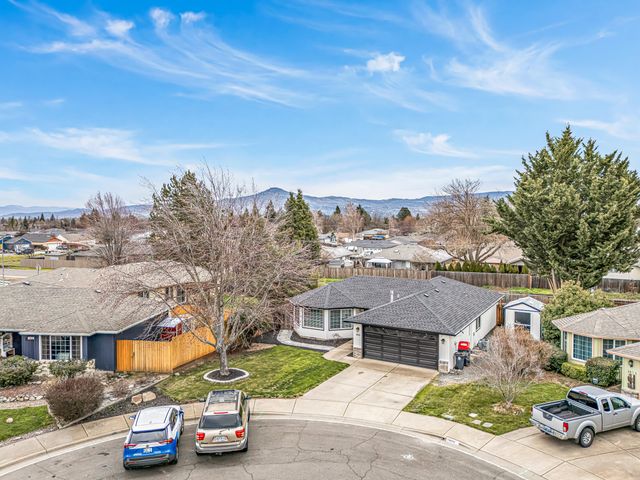 1461 Applegate Lane, Medford, OR 97501
