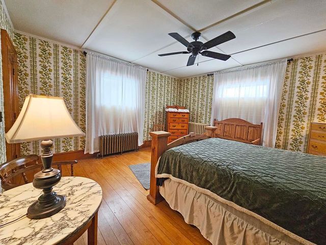 527 main Street, Enosburg, VT 05450