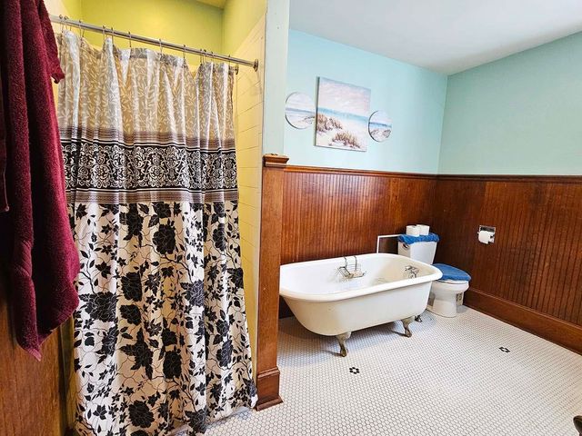 527 main Street, Enosburg, VT 05450